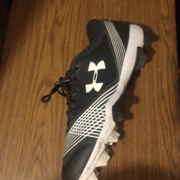 Under armour softball cleats - Picture 2 of 3